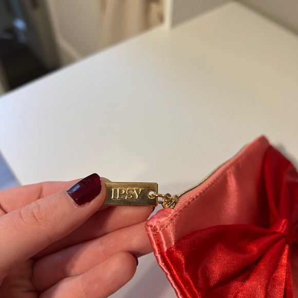 Ipsy Cosmetic Bag - Picture 2 of 4